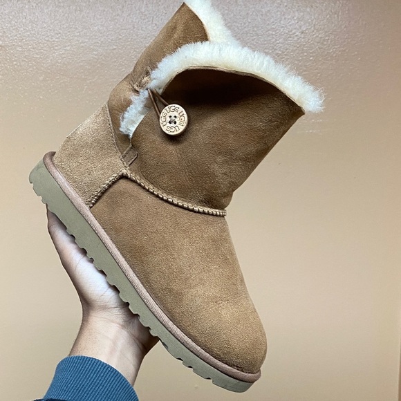 UGG Bailey Button II Women’s Suede Boots “Chesnut” Size 5 - Picture 8 of 17